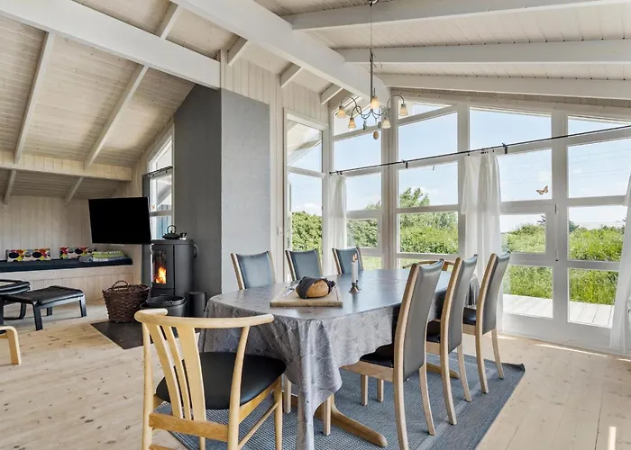 Dom wakacyjny Stunning In With Sauna