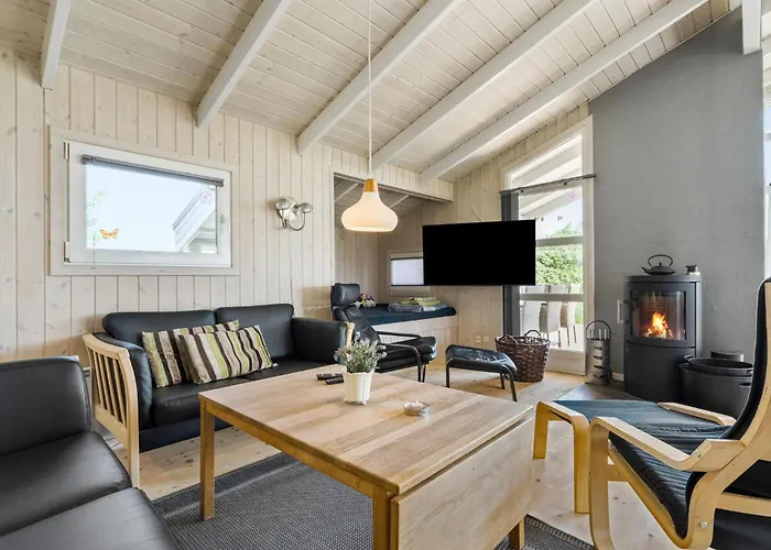 Vakantiehuis Stunning In With Sauna *